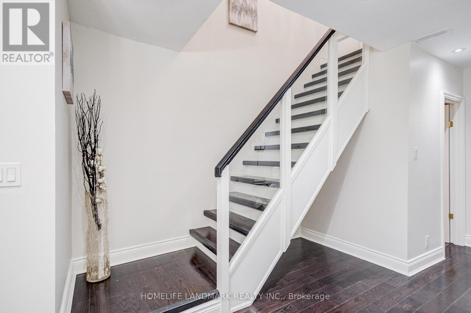 237 Ontario Street, Toronto, ON - Indoor Photo Showing Other Room