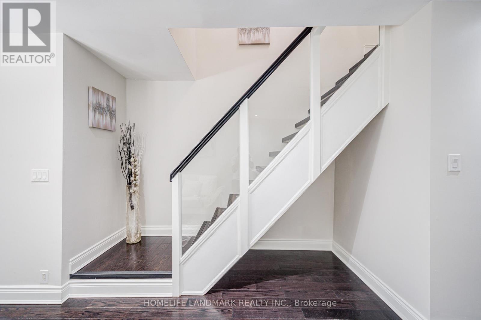 237 Ontario Street, Toronto, ON - Indoor Photo Showing Other Room