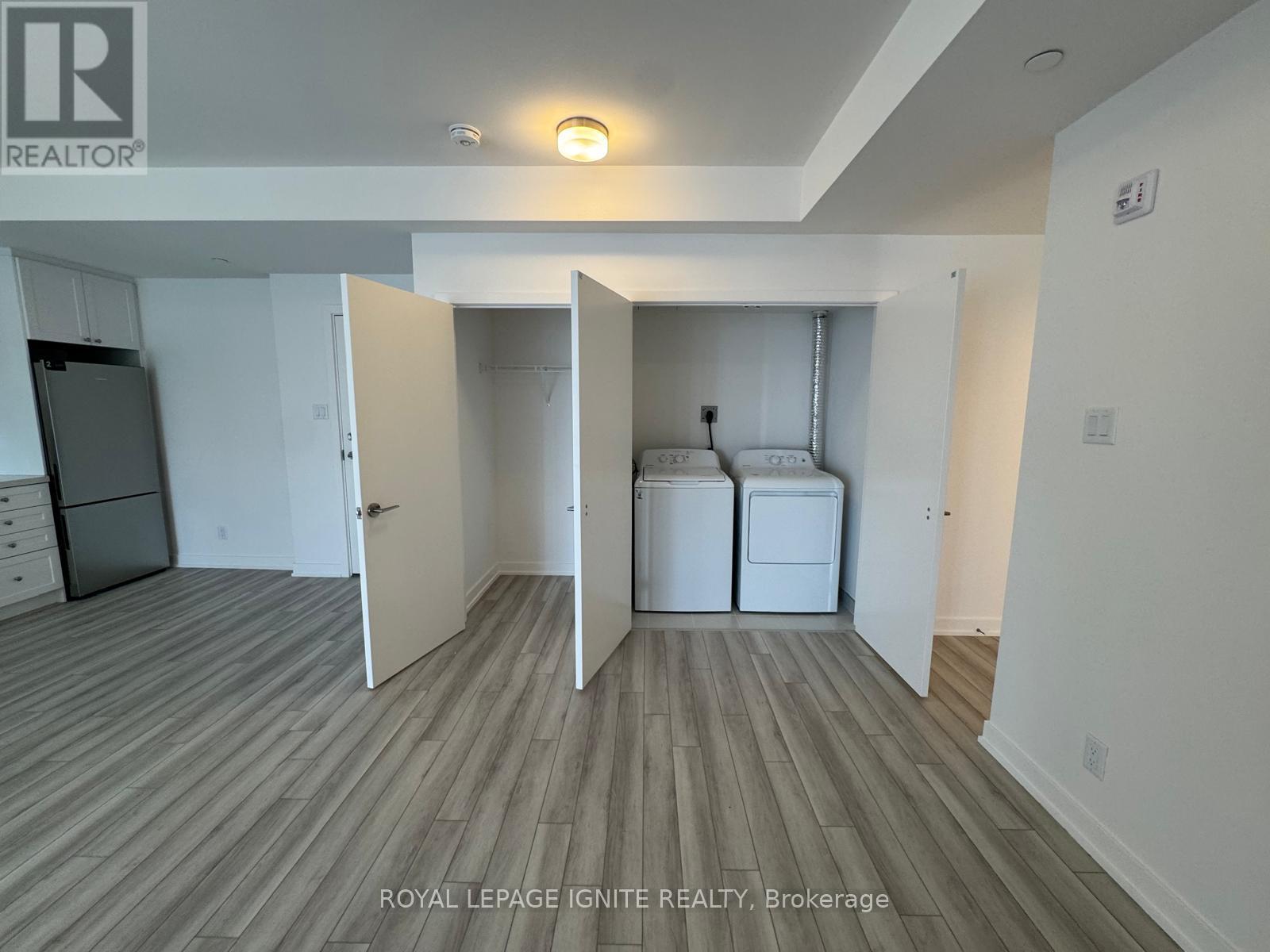 1209 - 55 Clarington Boulevard, Clarington, ON - Indoor Photo Showing Laundry Room