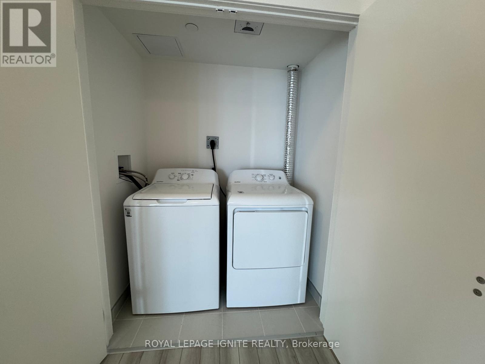 1209 - 55 Clarington Boulevard, Clarington, ON - Indoor Photo Showing Laundry Room