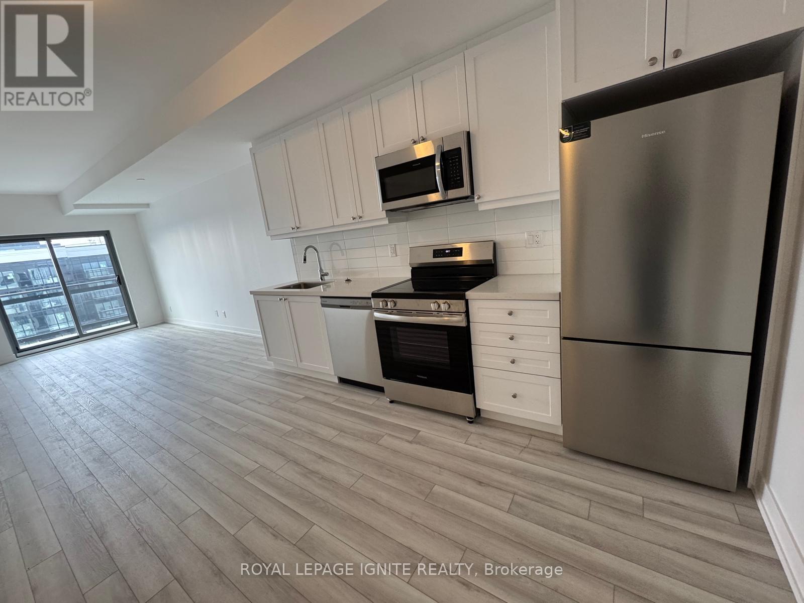 1209 - 55 Clarington Boulevard, Clarington, ON - Indoor Photo Showing Kitchen