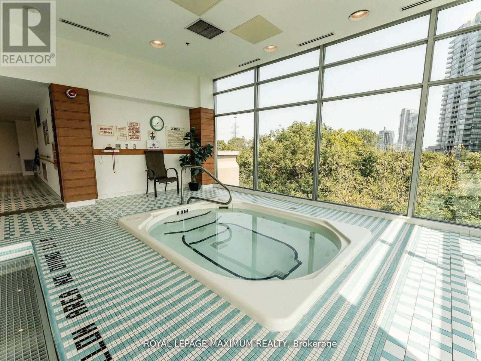 1013 - 155 Legion Road N, Toronto, ON - Indoor Photo Showing Other Room