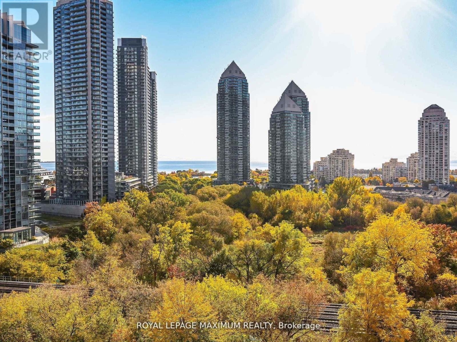 1013 - 155 Legion Road N, Toronto, ON - Outdoor