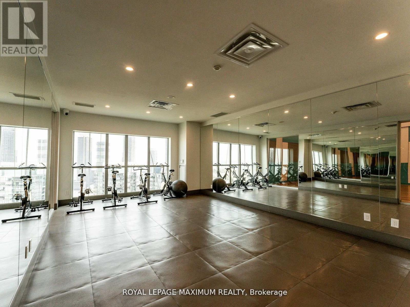 1013 - 155 Legion Road N, Toronto, ON - Indoor Photo Showing Gym Room