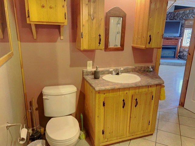 Salle de bains - 6 Rue De La Montagne, Pointe-À-La-Croix, QC - Indoor Photo Showing Bathroom