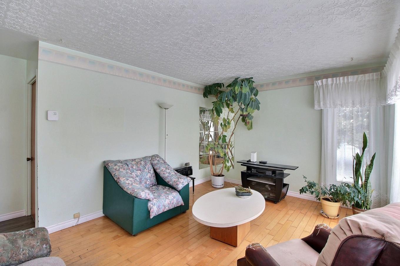 Living room - 130 Route 113 S., Senneterre - Paroisse, QC - Indoor Photo Showing Living Room