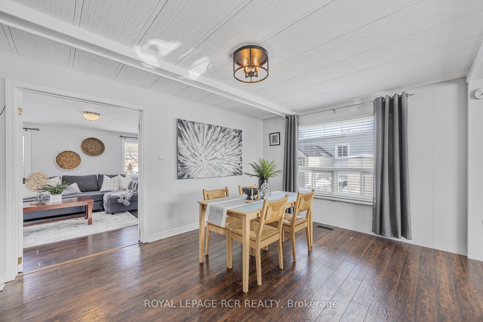 4 Linden Lane, Innisfil, ON - Indoor Photo Showing Dining Room