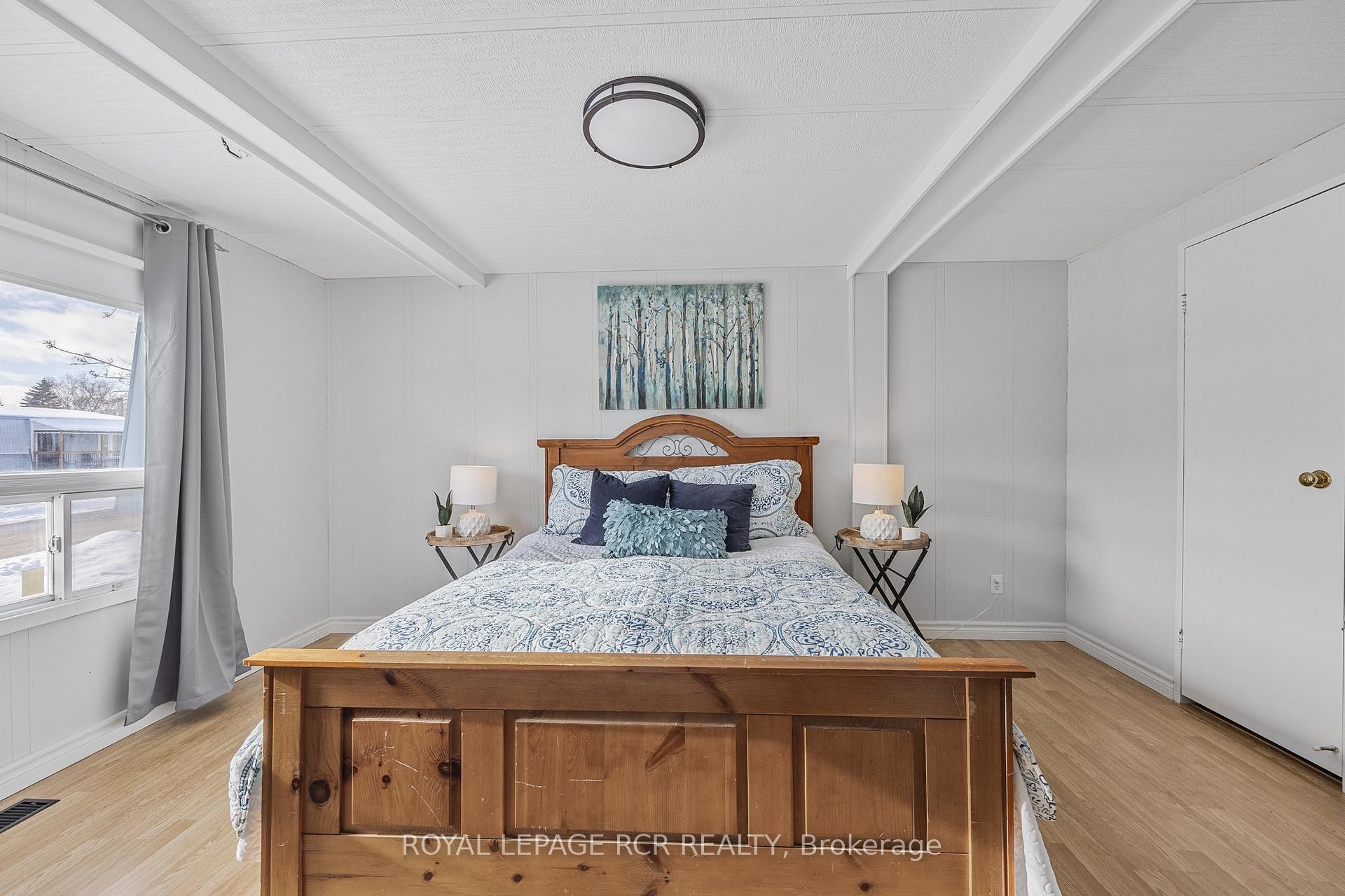 4 Linden Lane, Innisfil, ON - Indoor Photo Showing Bedroom