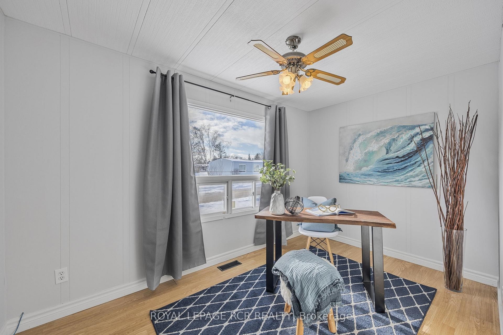 4 Linden Lane, Innisfil, ON - Indoor Photo Showing Dining Room