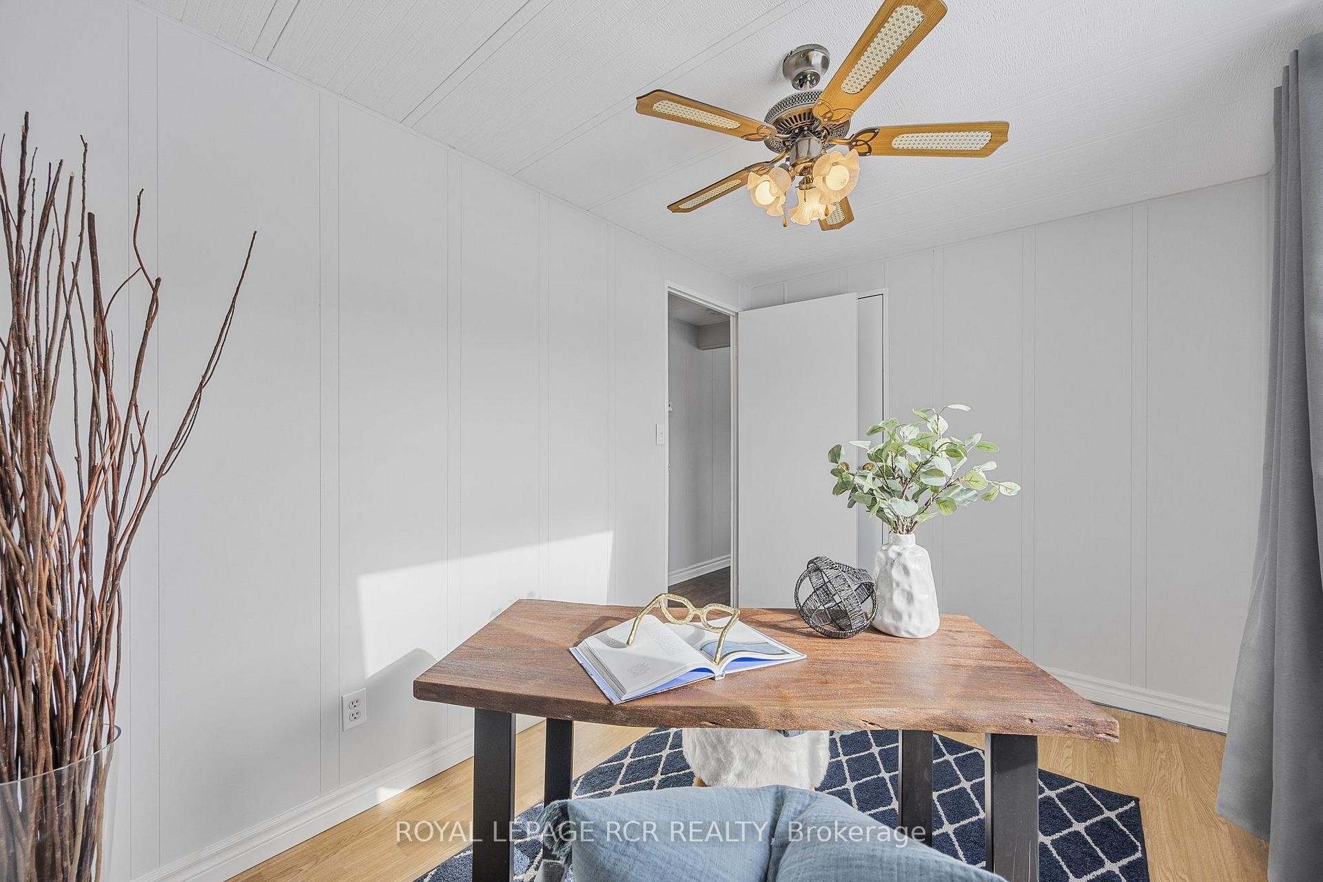 4 Linden Lane, Innisfil, ON - Indoor Photo Showing Other Room