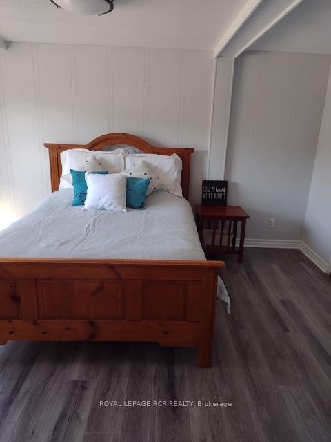 4 Linden Lane, Innisfil, ON - Indoor Photo Showing Bedroom