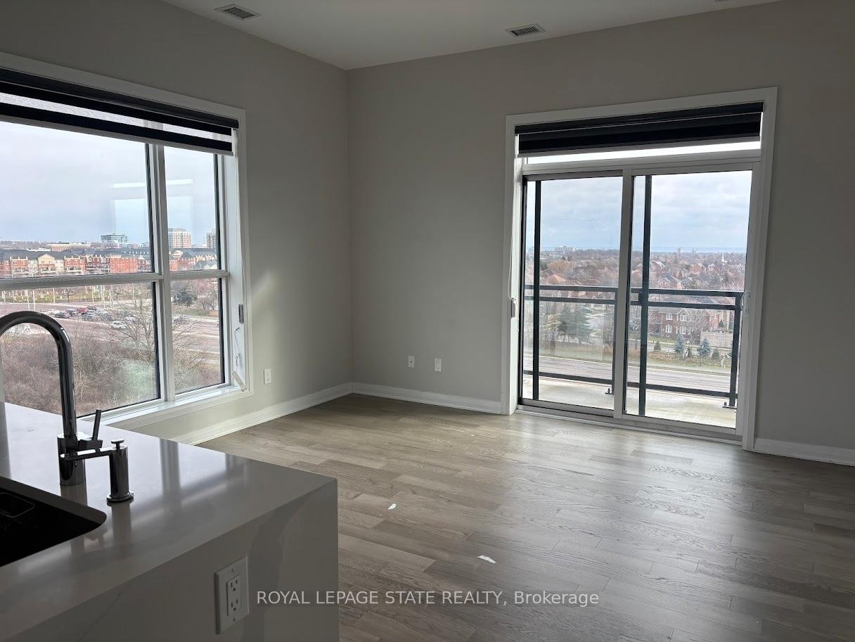 610-50 Kaitting Trail, Oakville, ON - Indoor Photo Showing Other Room