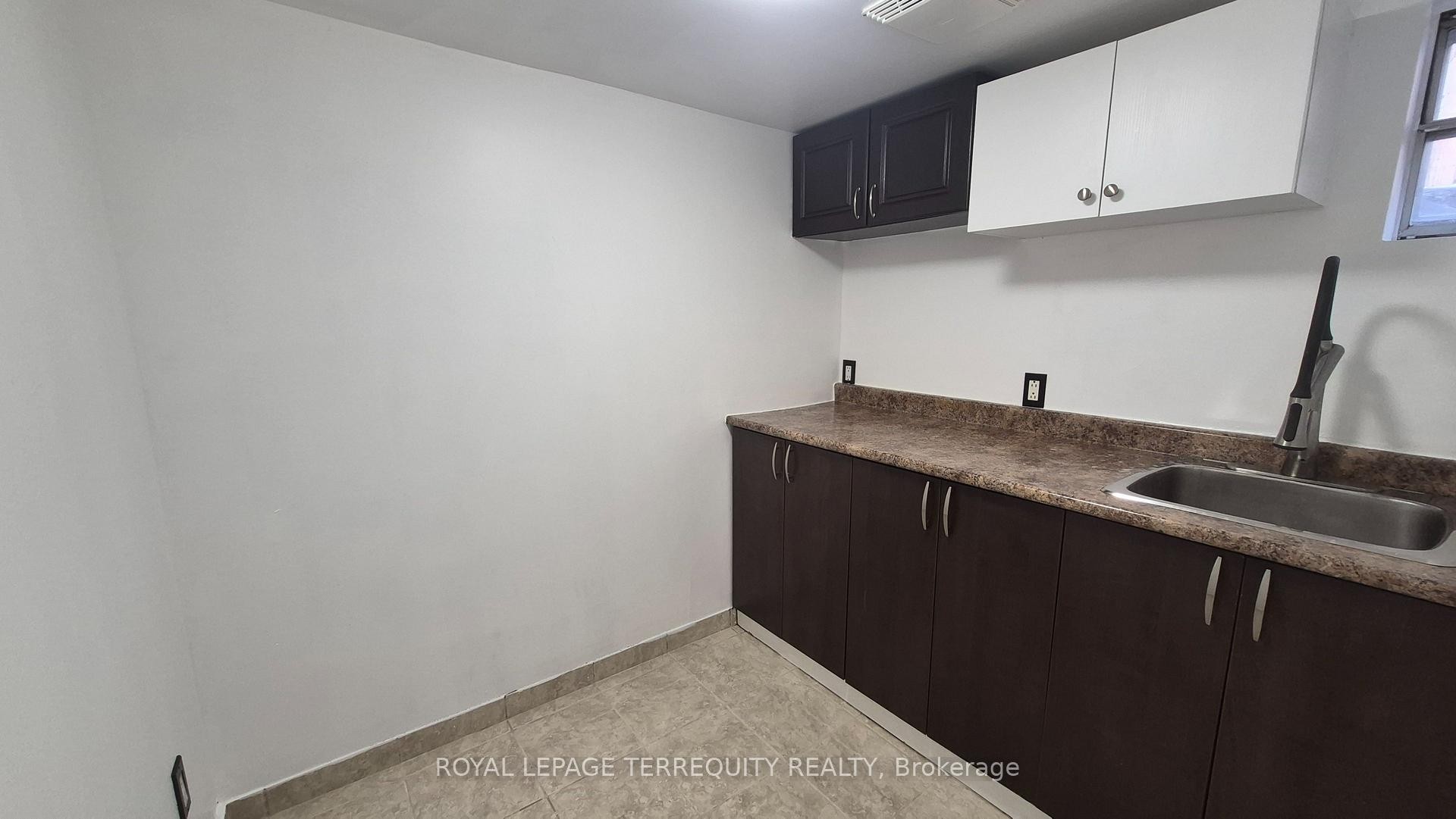 45 Forbes Road, Toronto, ON - Indoor Photo Showing Other Room