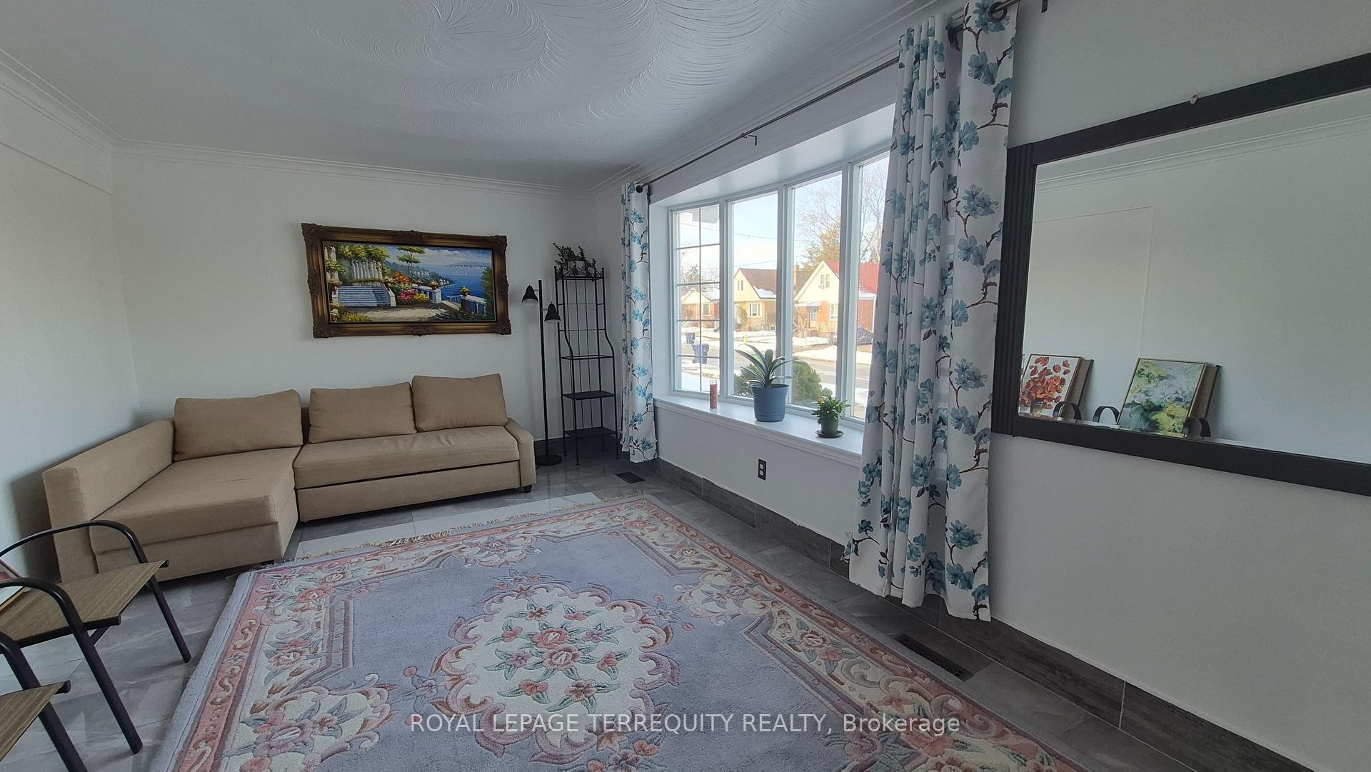 45 Forbes Road, Toronto, ON - Indoor Photo Showing Living Room