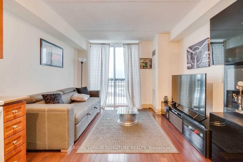 614-2737 Keele Street, Toronto, ON - Indoor Photo Showing Other Room