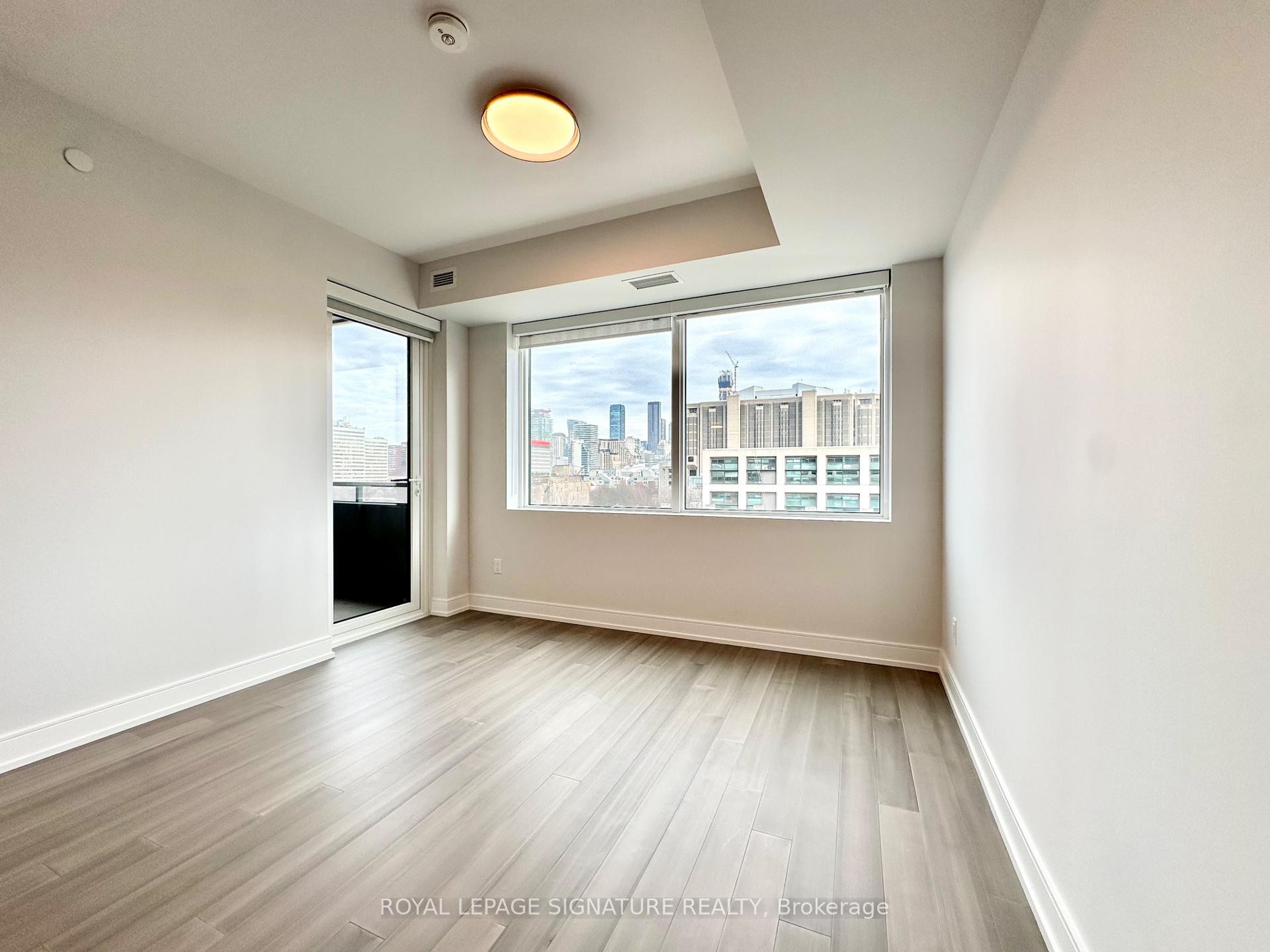 807-664 Spadina Avenue, Toronto, ON - Indoor Photo Showing Other Room