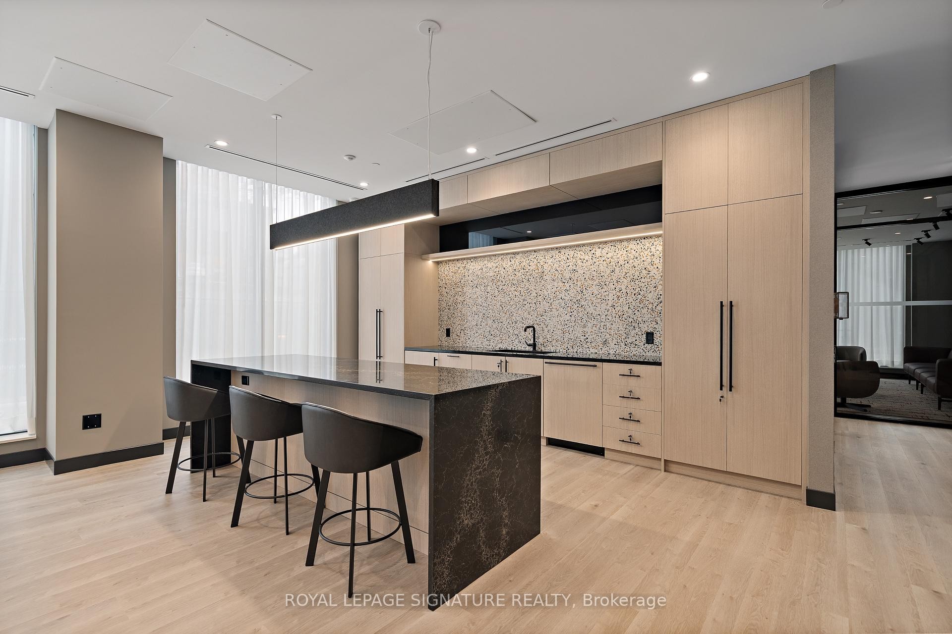 807-664 Spadina Avenue, Toronto, ON - Indoor Photo Showing Other Room