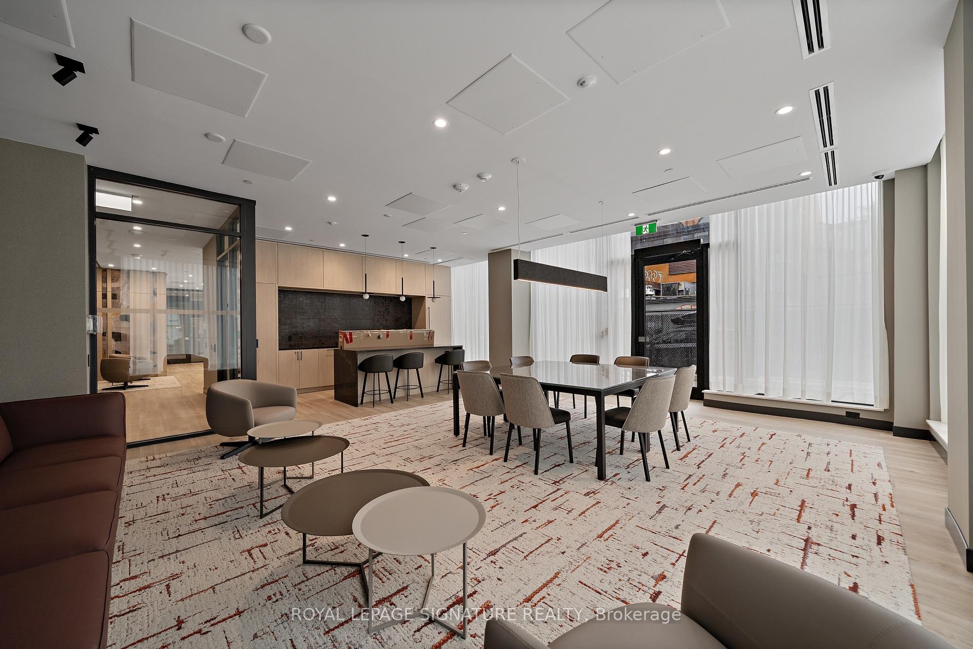 807-664 Spadina Avenue, Toronto, ON - Indoor