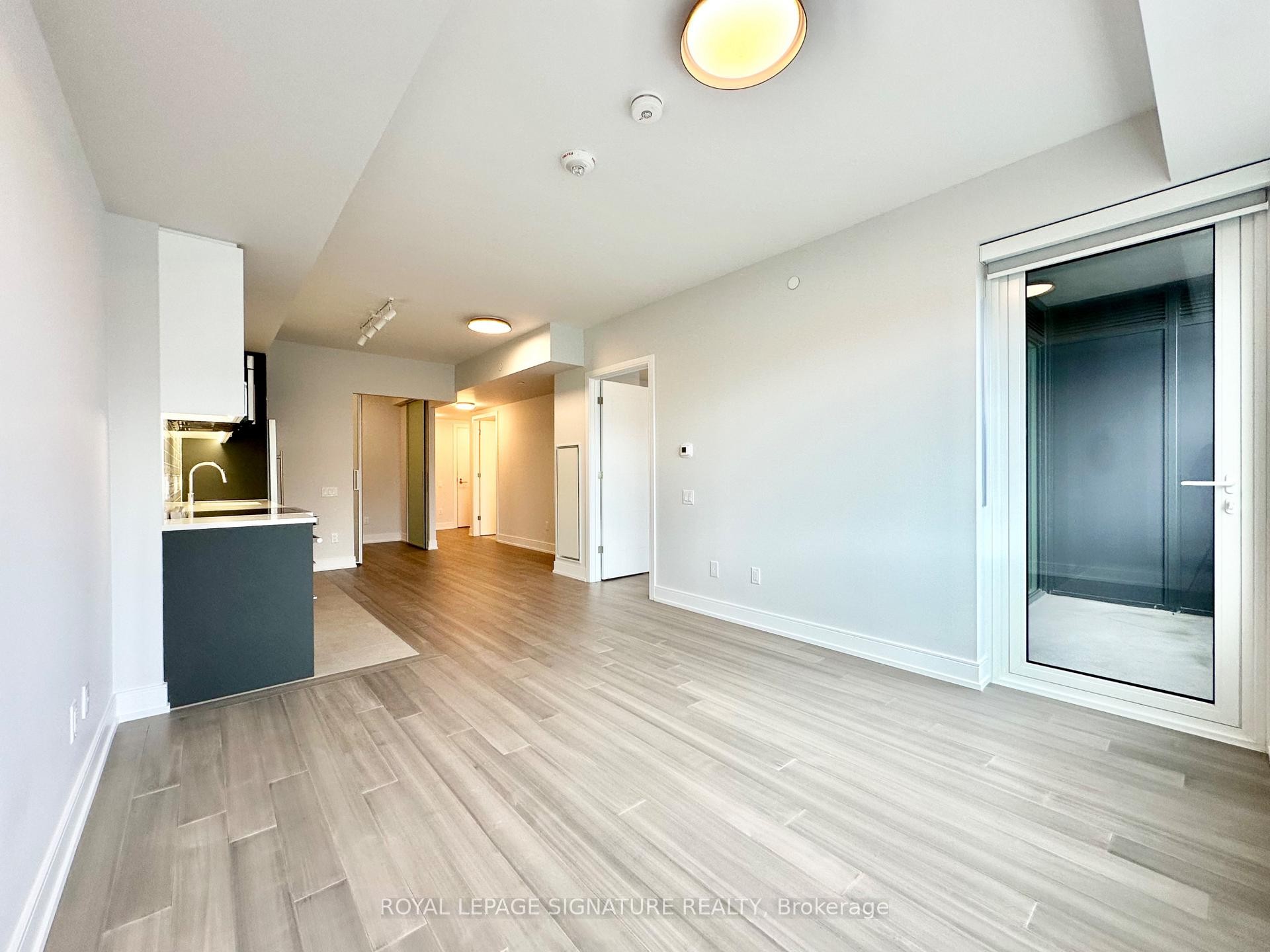 807-664 Spadina Avenue, Toronto, ON - Indoor