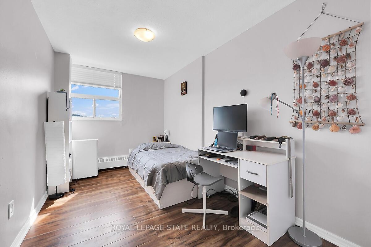 811-15 Albright Road, Hamilton, ON - Indoor Photo Showing Office