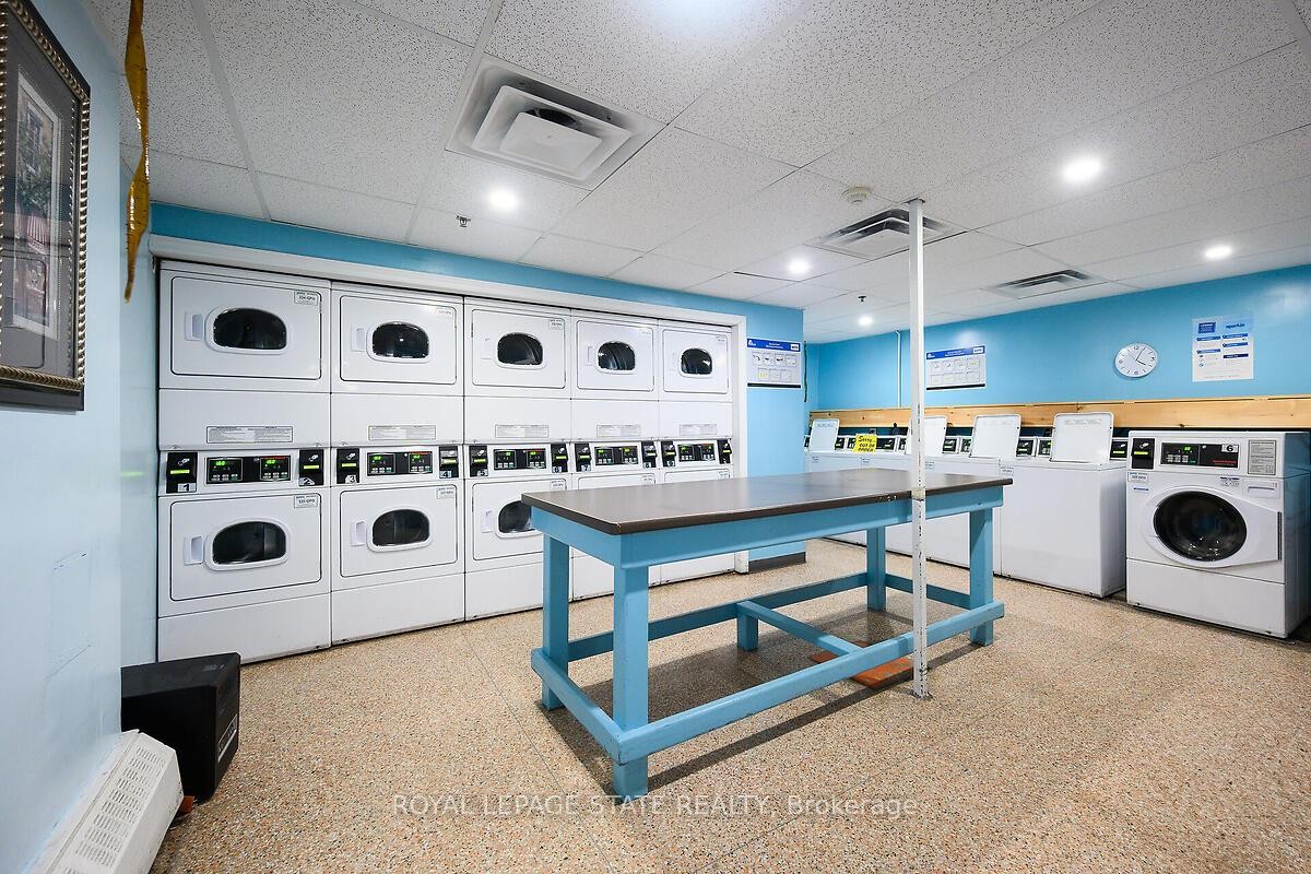 811-15 Albright Road, Hamilton, ON - Indoor Photo Showing Laundry Room