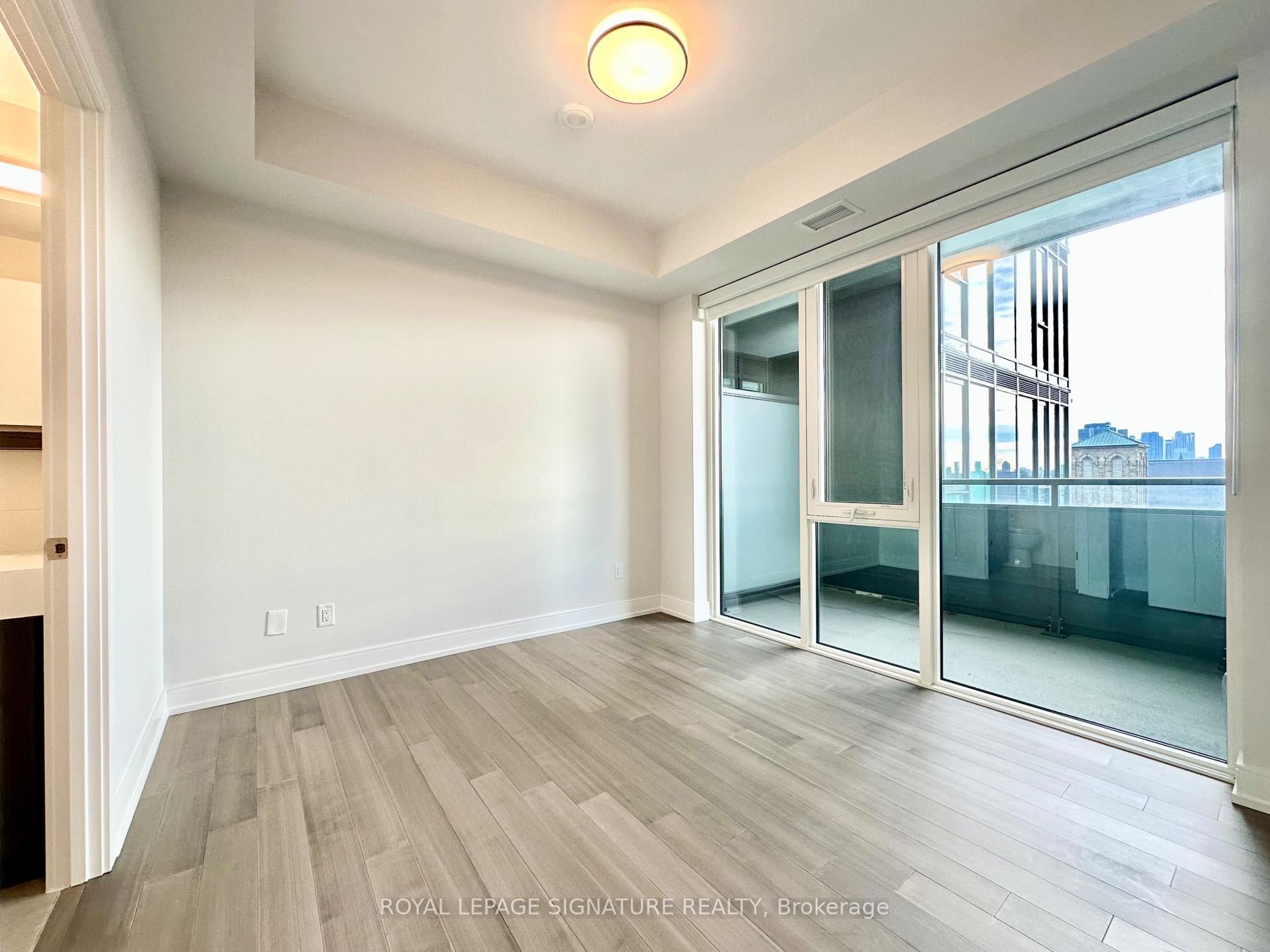 701-664 Spadina Avenue, Toronto, ON - Indoor Photo Showing Other Room