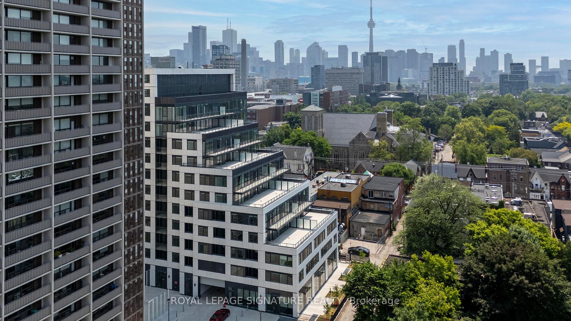 701-664 Spadina Avenue, Toronto, ON - Outdoor With Facade