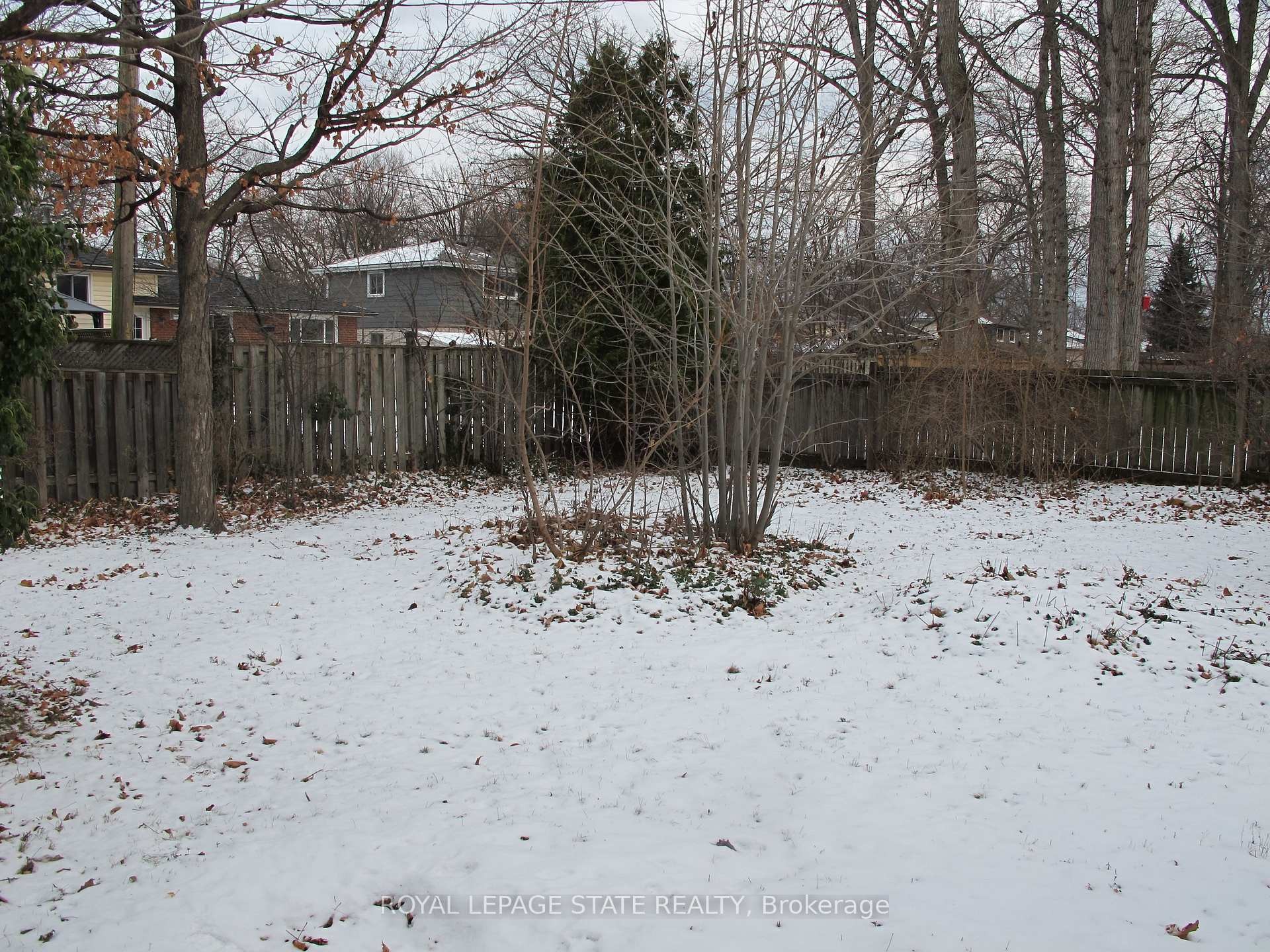 5280 Woodhaven Drive, Burlington, ON - Outdoor