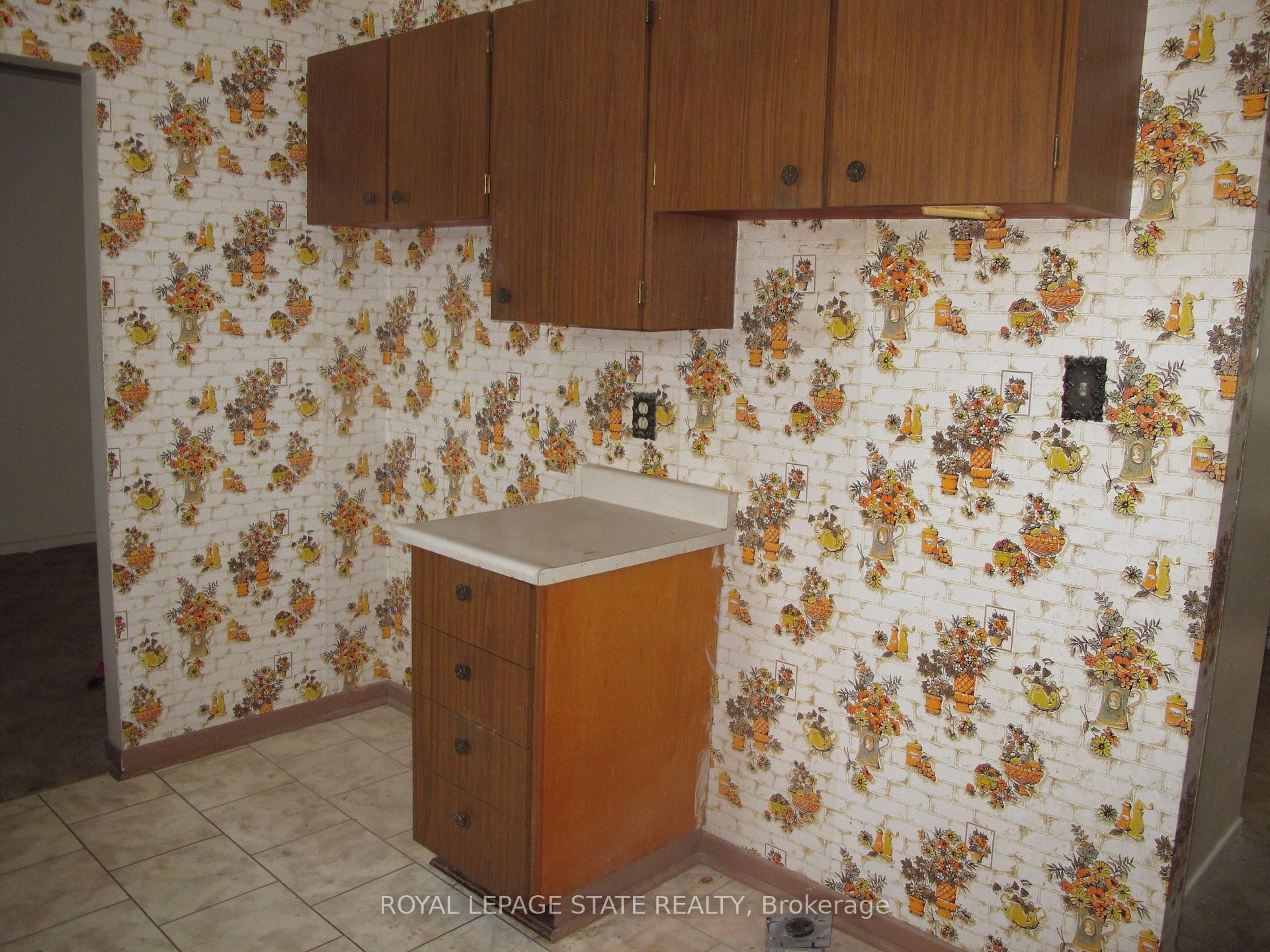 5280 Woodhaven Drive, Burlington, ON - Indoor Photo Showing Kitchen