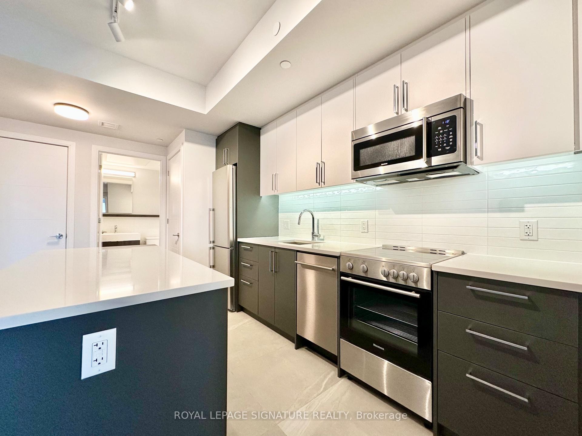 1002-664 Spadina Avenue, Toronto, ON - Indoor Photo Showing Kitchen With Stainless Steel Kitchen With Upgraded Kitchen