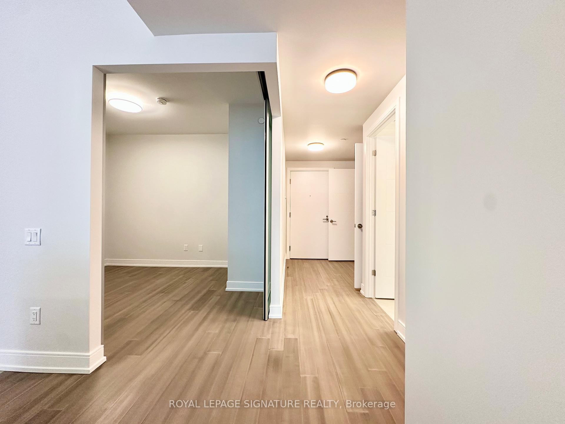 210-664 Spadina Avenue, Toronto, ON - Indoor Photo Showing Other Room