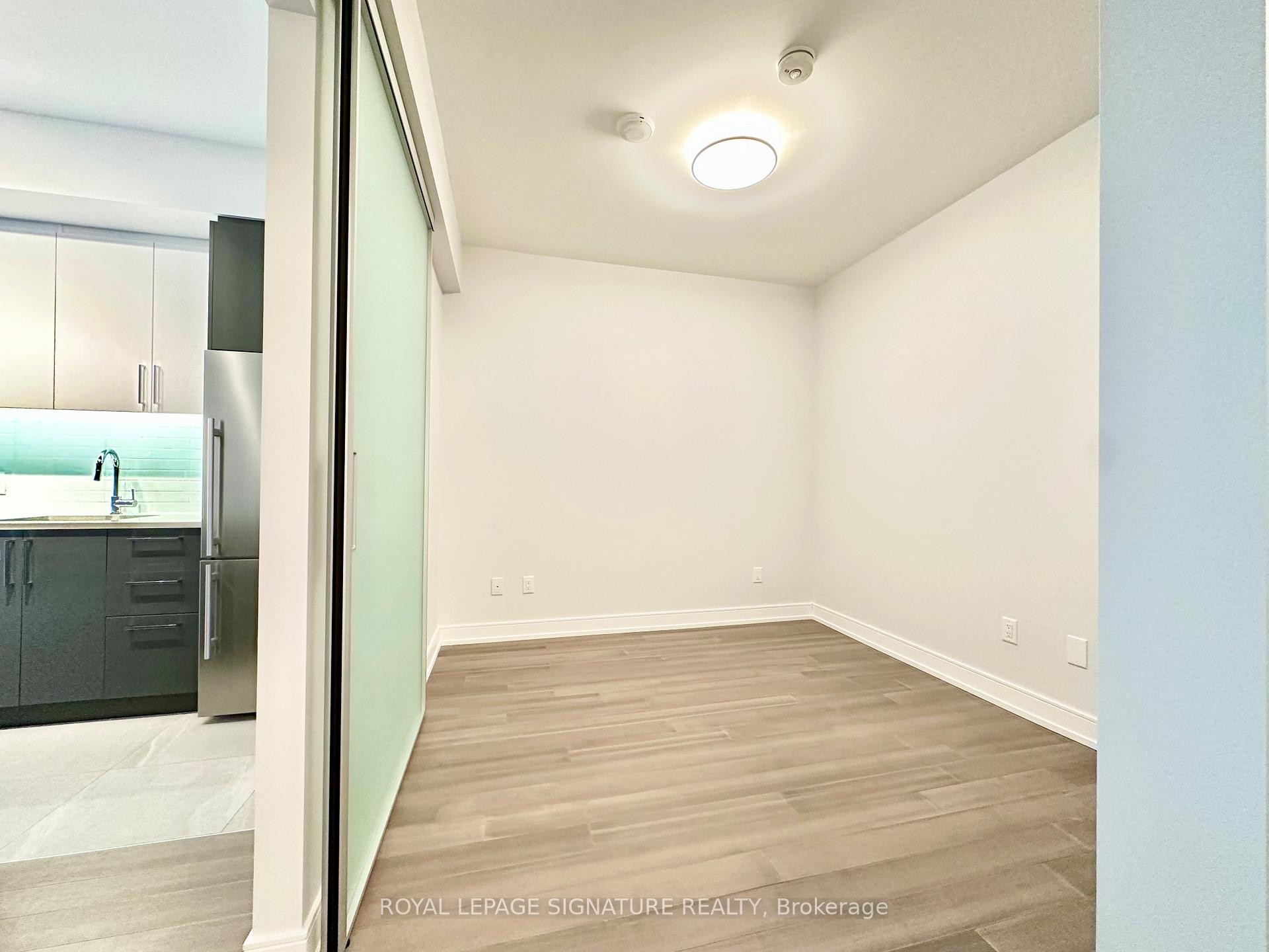 210-664 Spadina Avenue, Toronto, ON - Indoor