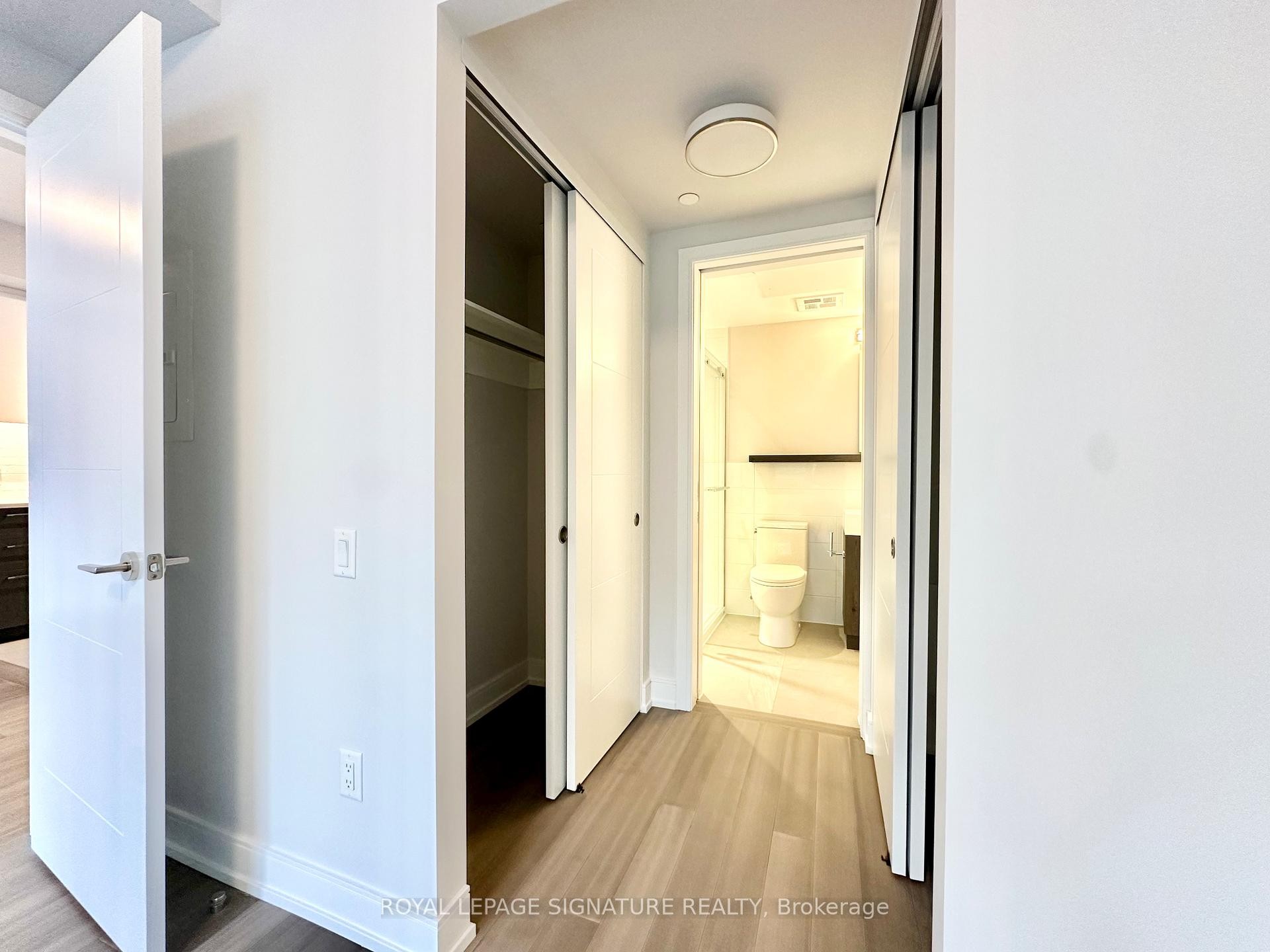 210-664 Spadina Avenue, Toronto, ON - Indoor Photo Showing Other Room