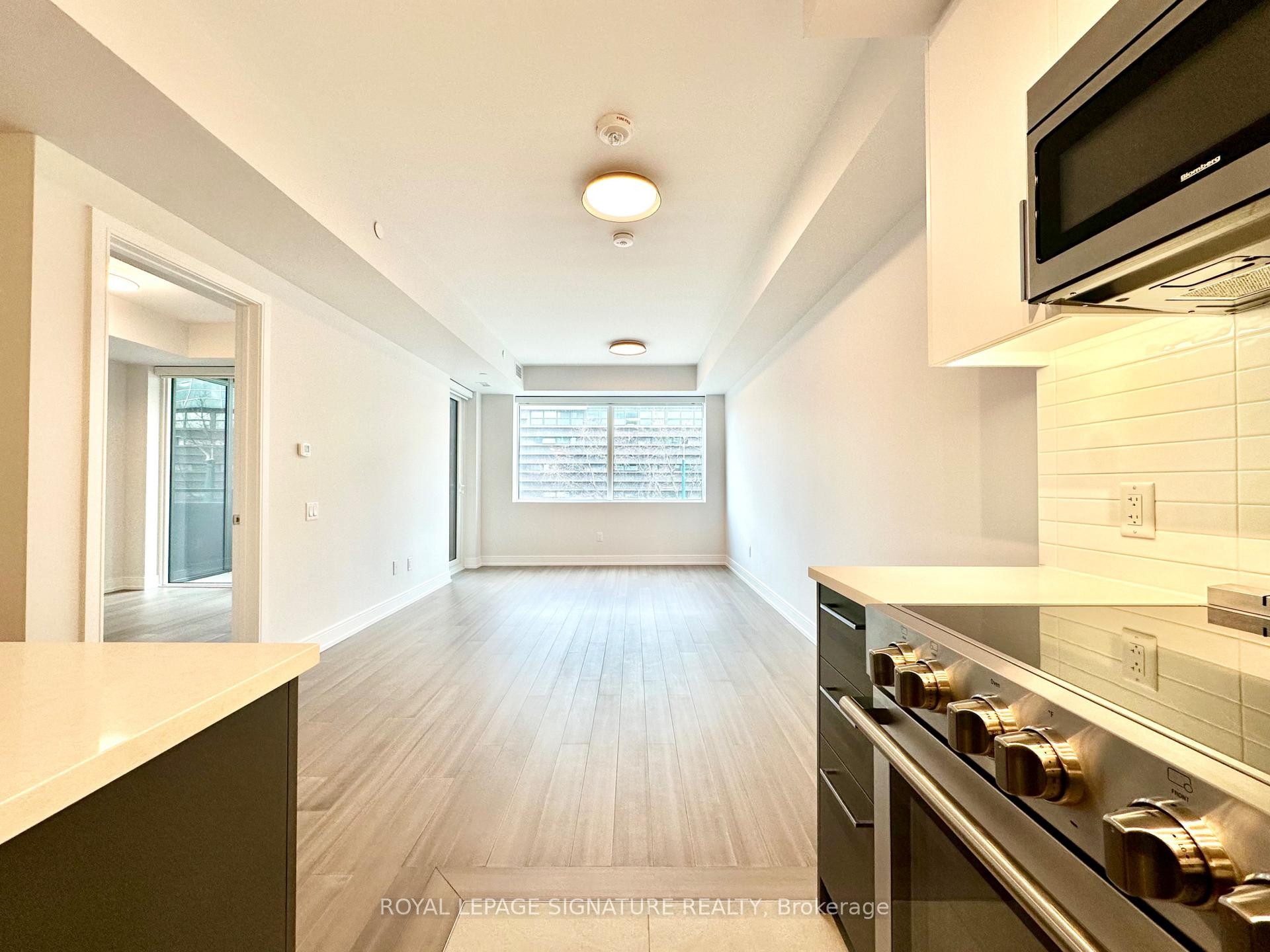 210-664 Spadina Avenue, Toronto, ON - Indoor