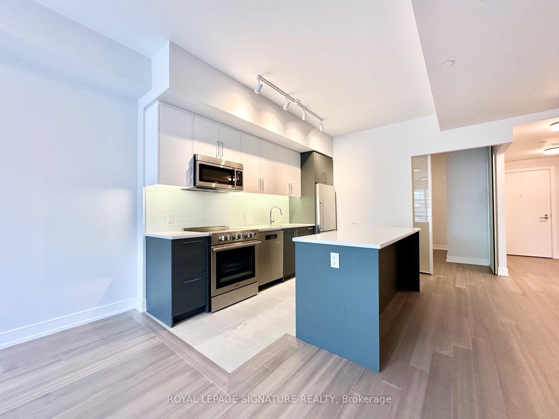 313-664 Spadina Avenue, Toronto, ON - Indoor Photo Showing Kitchen With Upgraded Kitchen