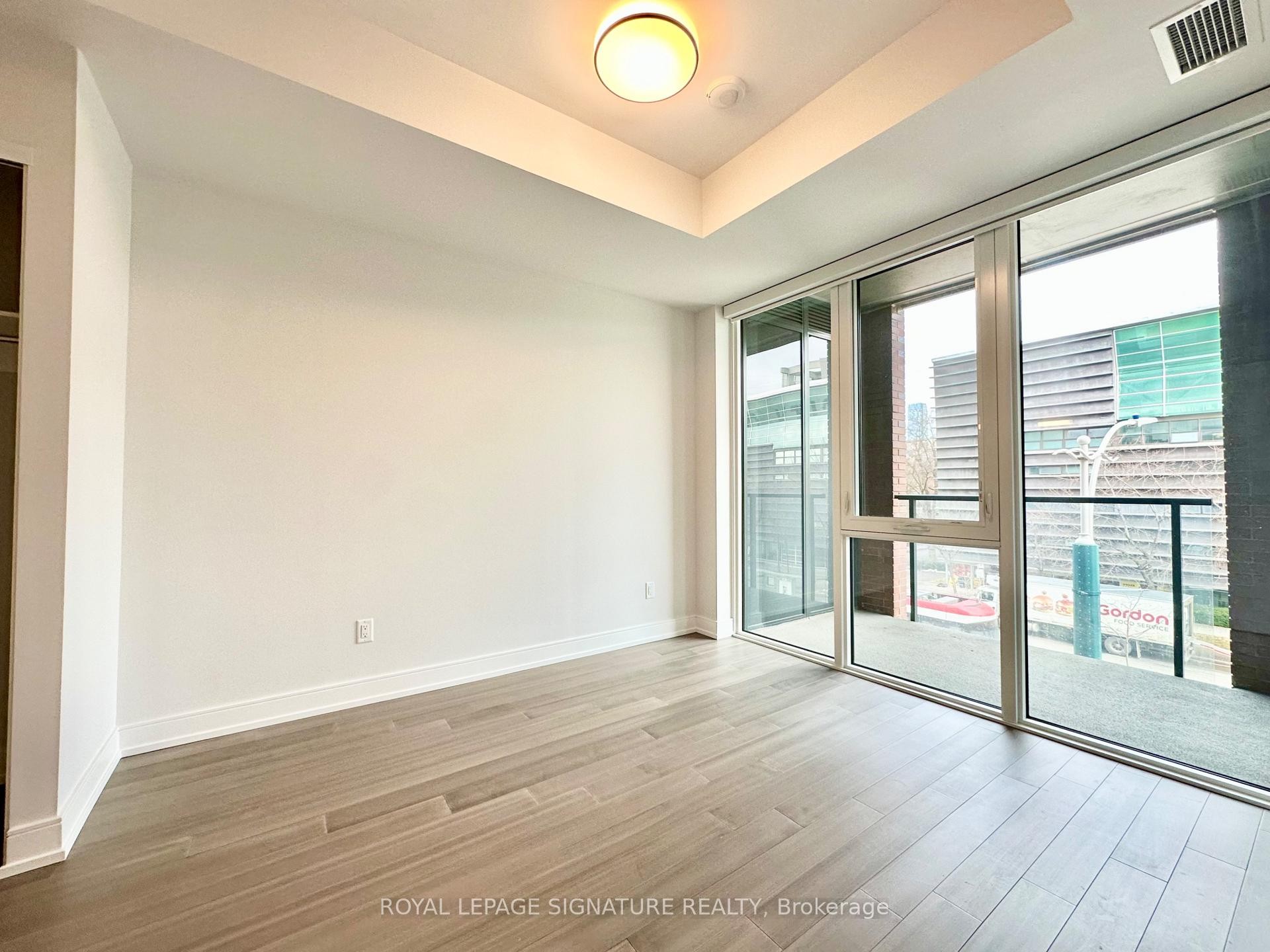 313-664 Spadina Avenue, Toronto, ON - Indoor Photo Showing Other Room