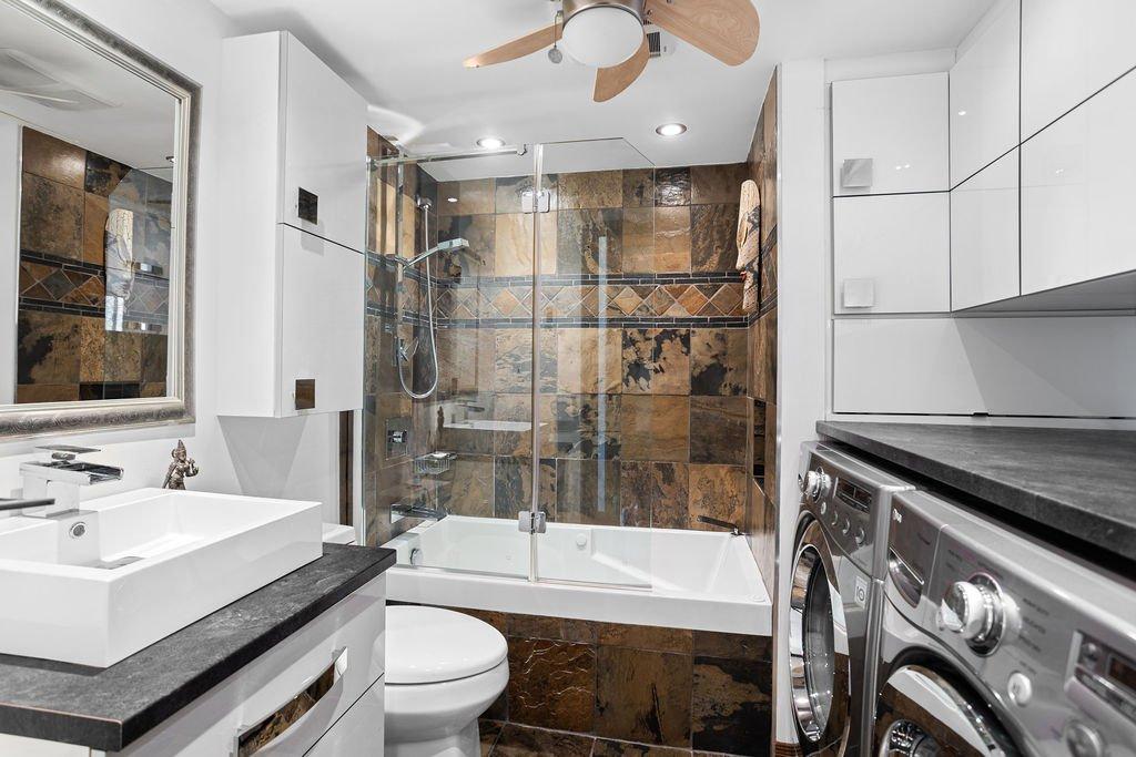 Autre - 601-4560 Prom. Paton, Laval (Chomedey), QC - Indoor Photo Showing Laundry Room