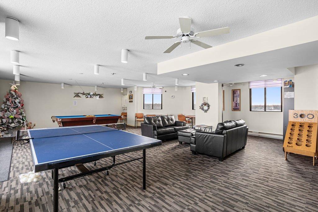 Salle communautaire - 601-4560 Prom. Paton, Laval (Chomedey), QC - Indoor Photo Showing Other Room