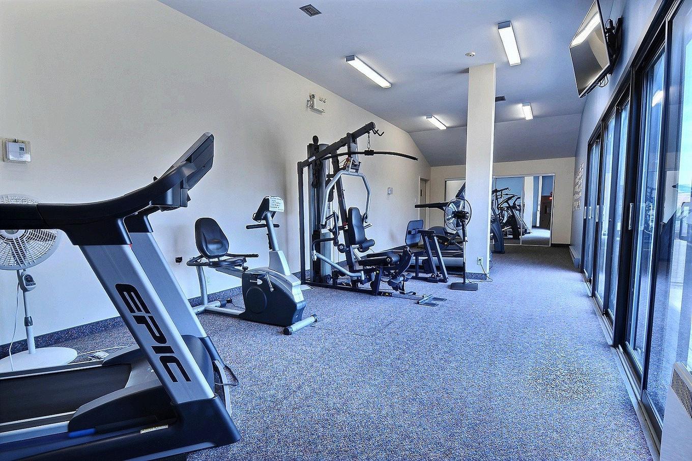 Salle d'exercice - 601-4560 Prom. Paton, Laval (Chomedey), QC - Indoor Photo Showing Gym Room