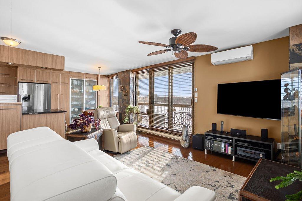 Salon - 601-4560 Prom. Paton, Laval (Chomedey), QC - Indoor Photo Showing Living Room