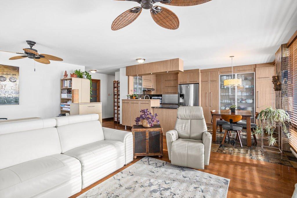 Vue d'ensemble - 601-4560 Prom. Paton, Laval (Chomedey), QC - Indoor Photo Showing Living Room