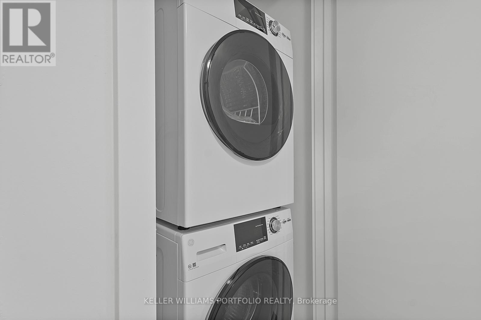 4 - 3069 Pharmacy Avenue, Toronto, ON - Indoor Photo Showing Laundry Room