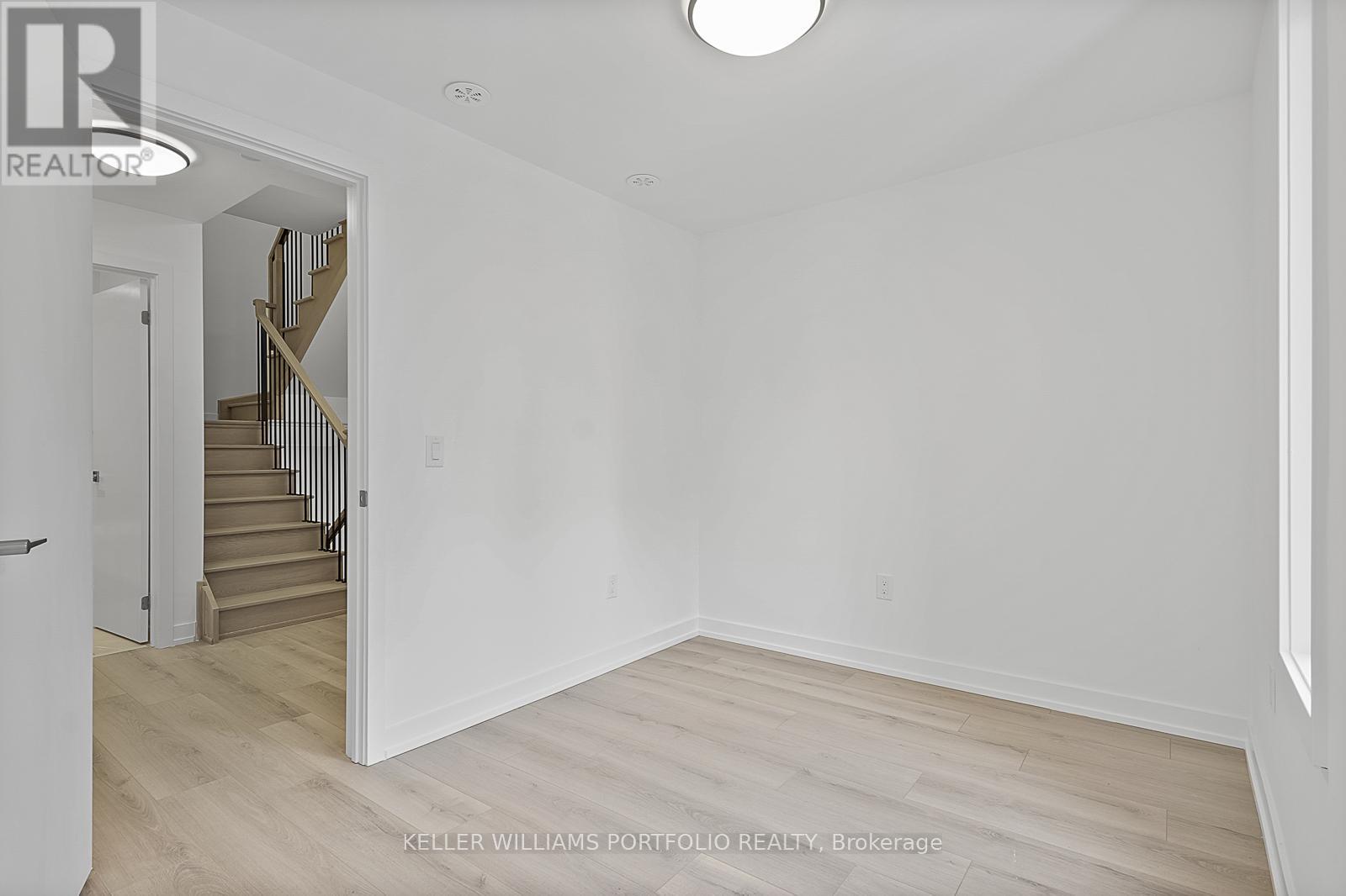 4 - 3069 Pharmacy Avenue, Toronto, ON - Indoor Photo Showing Other Room