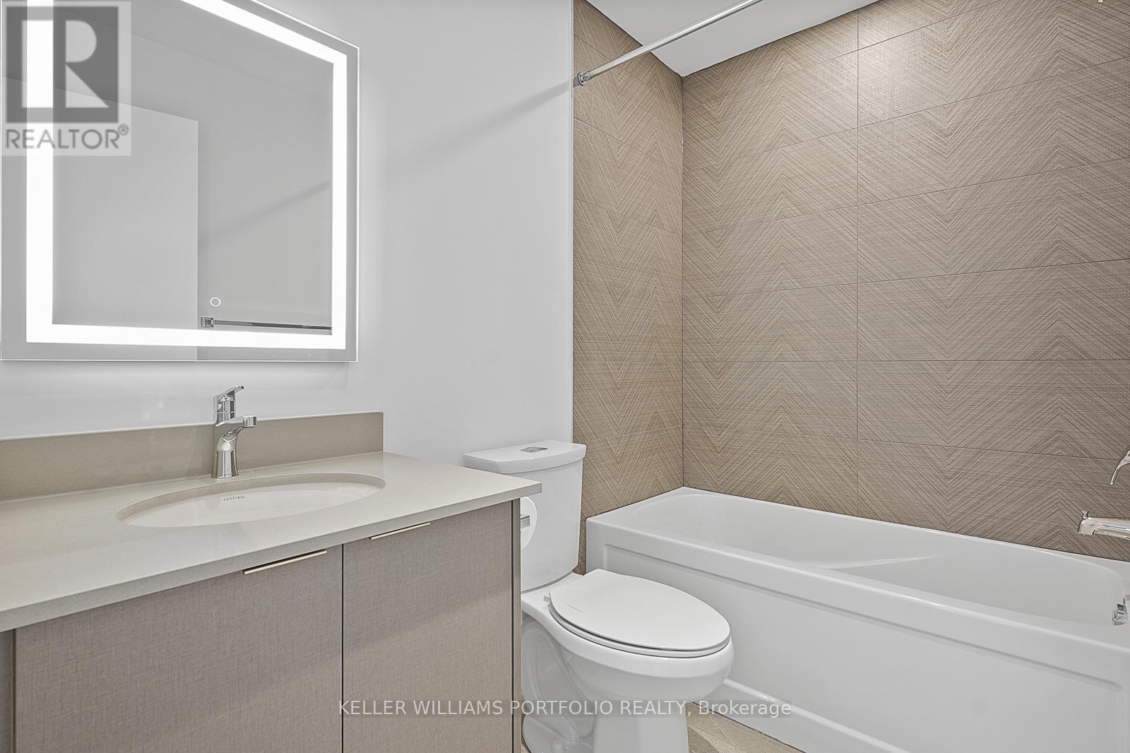 4 - 3069 Pharmacy Avenue, Toronto, ON - Indoor Photo Showing Bathroom