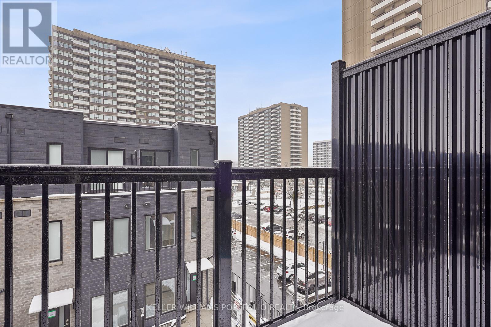 4 - 3069 Pharmacy Avenue, Toronto, ON - Outdoor