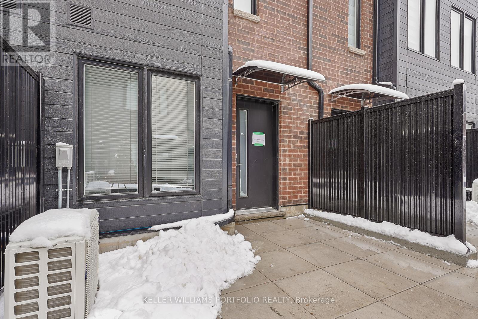 4 - 3069 Pharmacy Avenue, Toronto, ON - Outdoor With Exterior