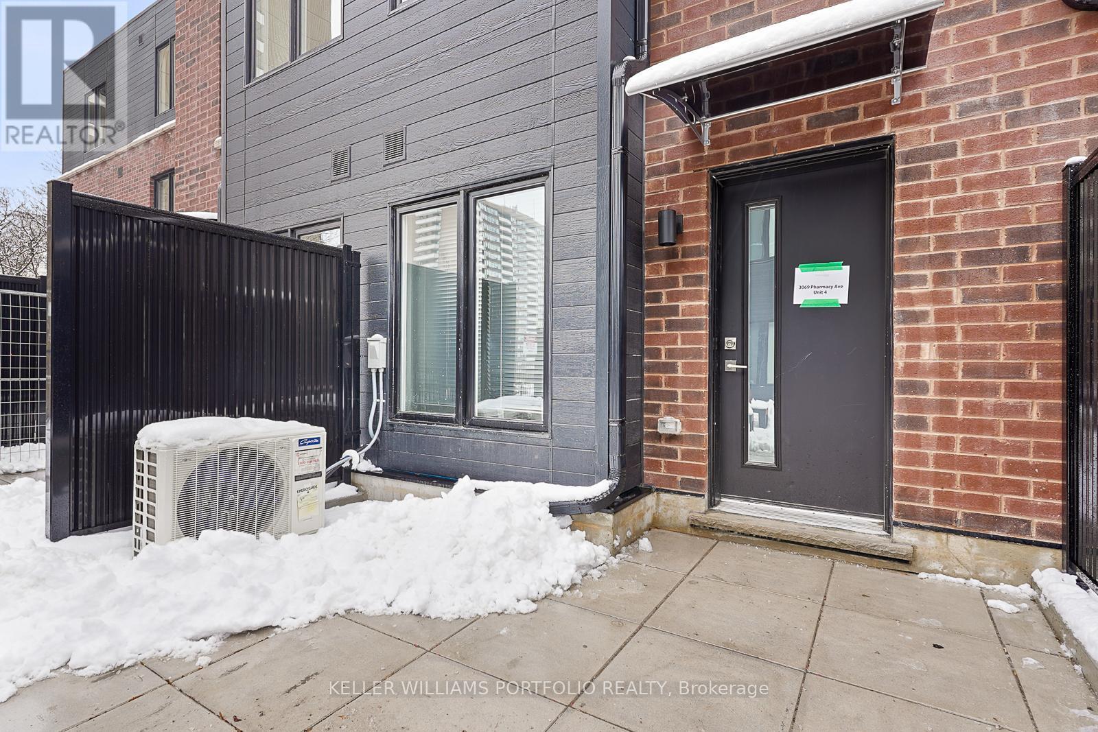 4 - 3069 Pharmacy Avenue, Toronto, ON - Outdoor With Exterior