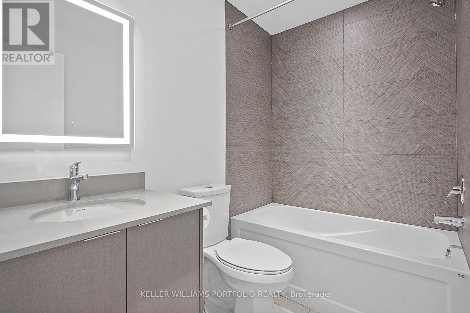 4 - 3069 Pharmacy Avenue, Toronto, ON - Indoor Photo Showing Bathroom