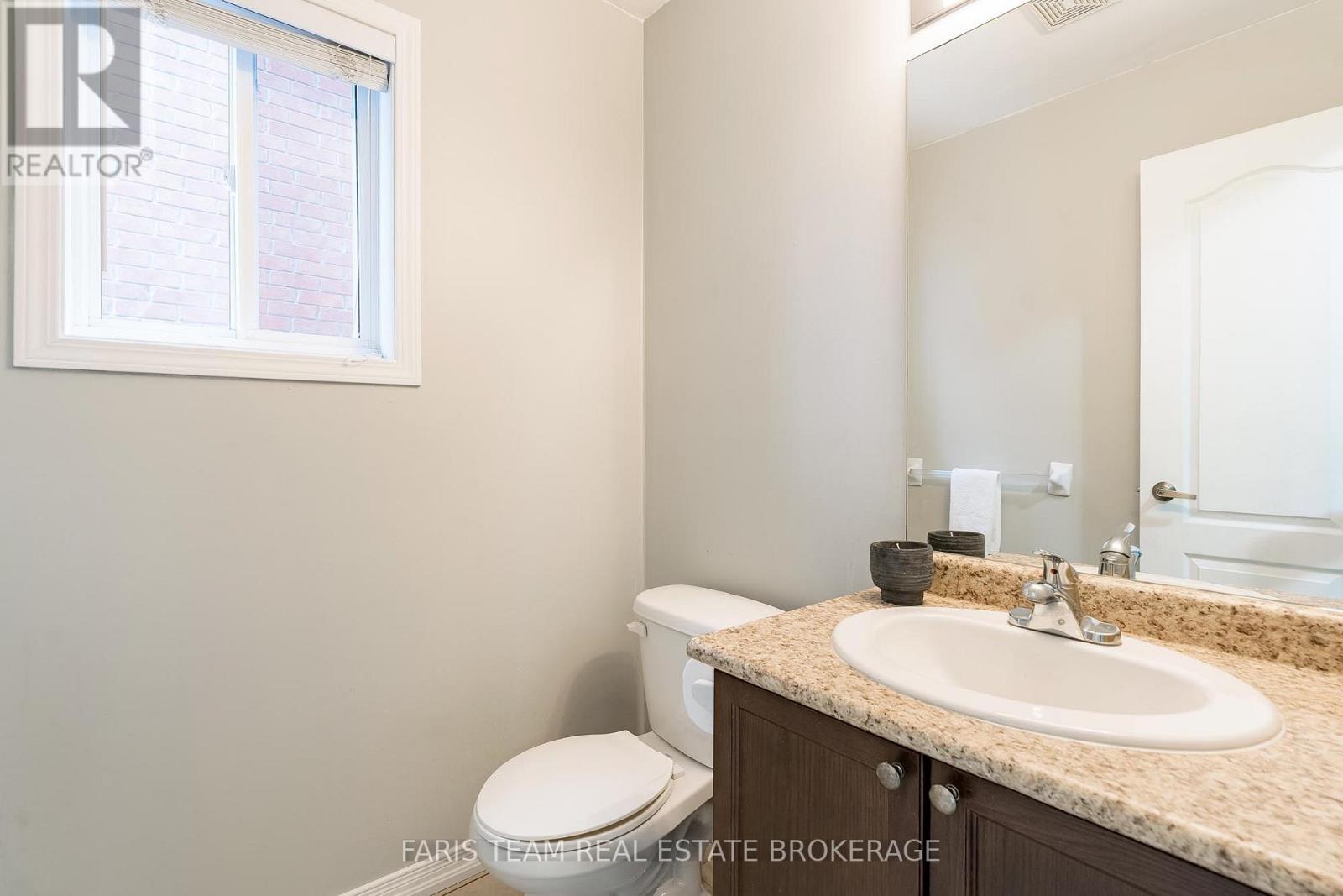1373 Hunter Street, Innisfil, ON - Indoor Photo Showing Bathroom
