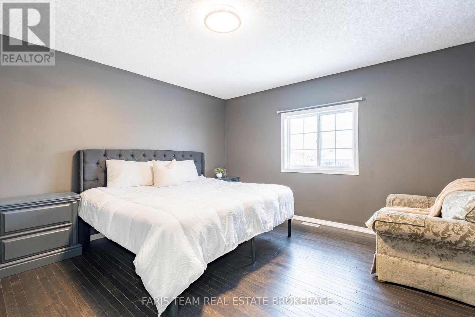 1373 Hunter Street, Innisfil, ON - Indoor Photo Showing Bedroom